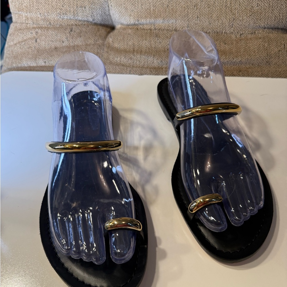 Dolce Vita Wink Black Leather Toe-Ring Sandals with Gold Accents